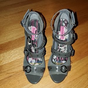 Betsey Johnson Suede & Patent Lthr Strappy Peeptoe